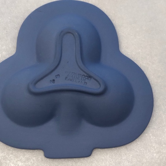 VINTAGE WEDGWOOD JASPERWARE ASHTRAYS - SET OF 2 BLUE & 1 GREEN - Picture 6 of 16